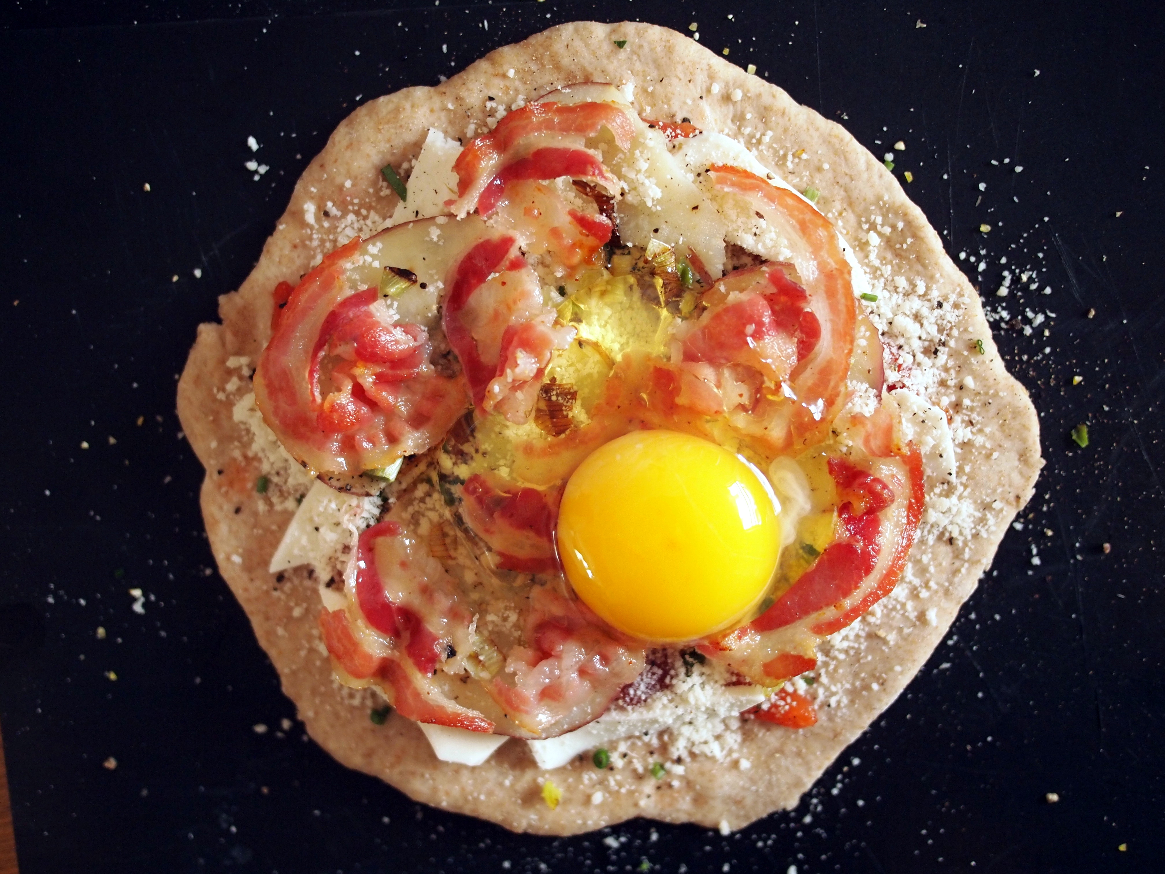 яйцо в пицце рецепт фото 64